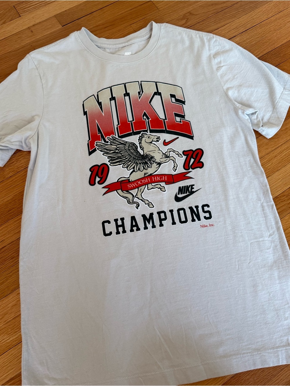 Nike Men’s NSW 1972 Champions Short Sleeve Lifestyle T-Shirt New Size S